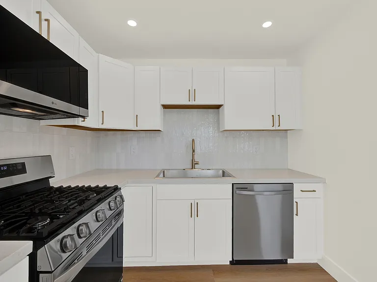 620 Military E #628 — Photo 5