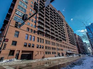 165 N Canal St APT 930, Chicago, IL 60606