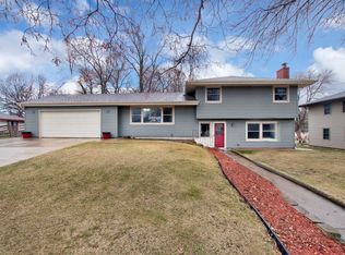 6589 Clover Pl NE, Fridley, MN 55432