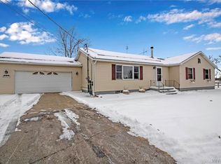 6469 Bartz Rd, Lockport, NY 14094