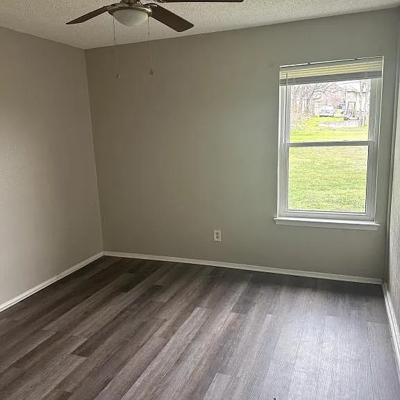 5410 Helmick Ave — Photo 8