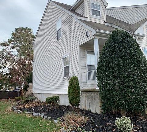 4th image of 4700 Arrowood Pl