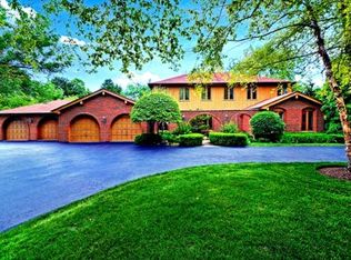 2654 Kingston Dr, Northbrook, IL 60062
