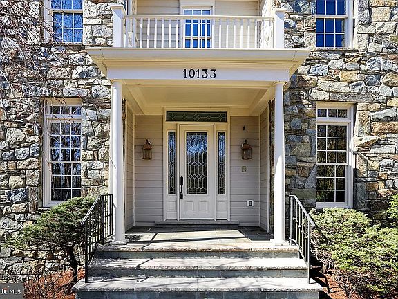3rd image of 10133 Burton Glen Dr