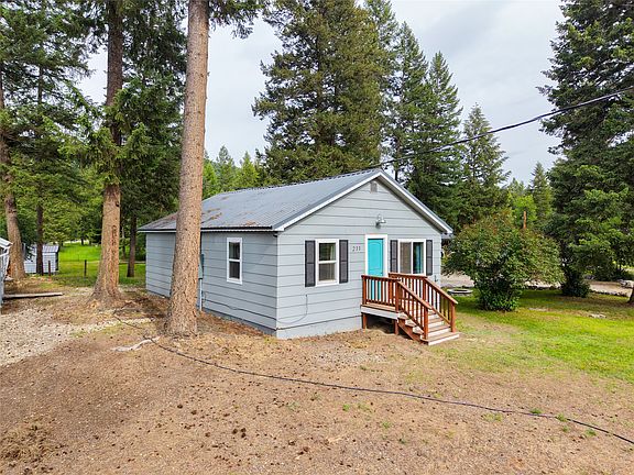 3rd image of 211 Autumn Rd