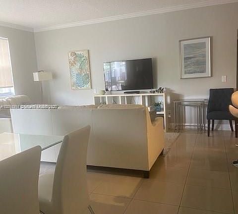 4th image of 3245 NE 184th St APT 13306