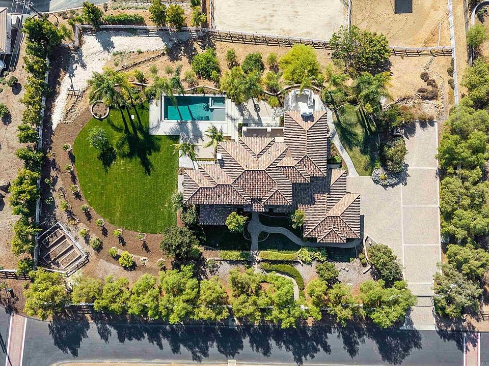 1st image of 3055 Brookside Ln