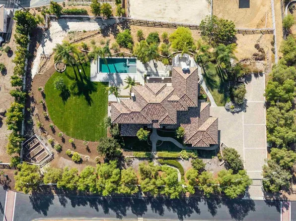 3055 Brookside Ln, Encinitas, CA 92024