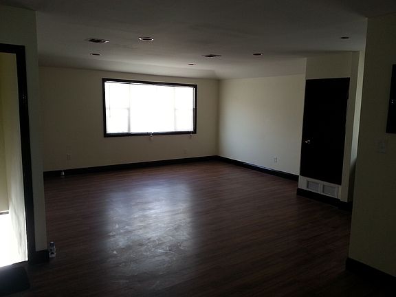 4th image of 13854 Carson St