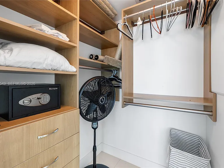 6801 Collins Ave #LPH06-DOORLPH14 — Photo 13