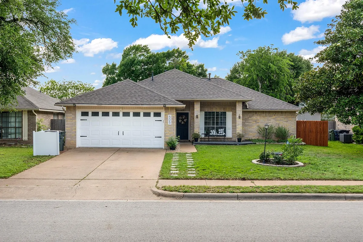 Building Photo - 505 Eaglecreek Dr