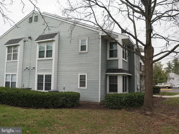 8620 Beekman Pl #20C, Alexandria, VA 22309