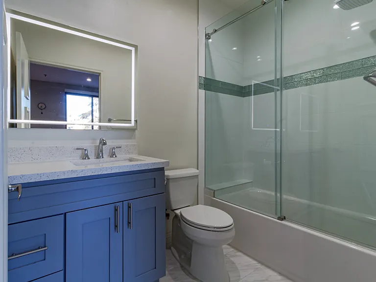 326 Westminster Ave #Penthouse 404 — Photo 21