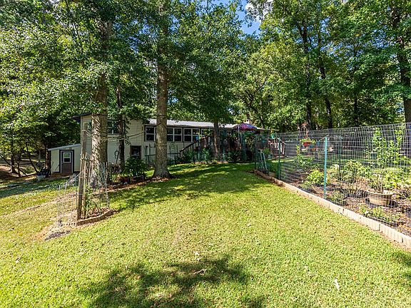 5th image of 14 Caddo Dr