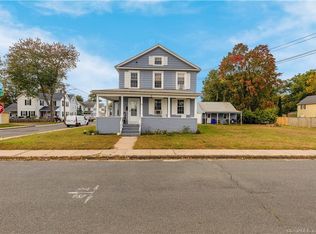 32 Chestnut St, Windsor Locks, CT 06096