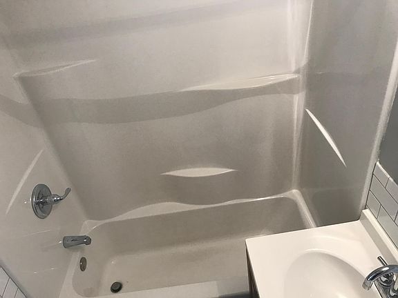 5th image of 3122 Waterbury Ave