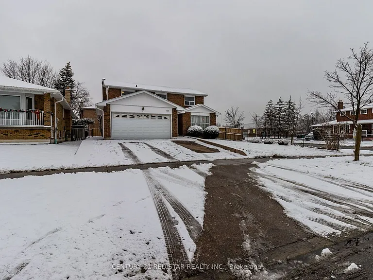 440 Rutherford Rd N — Photo 3