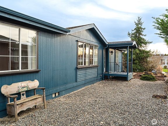 5th image of 3802 James Street #85