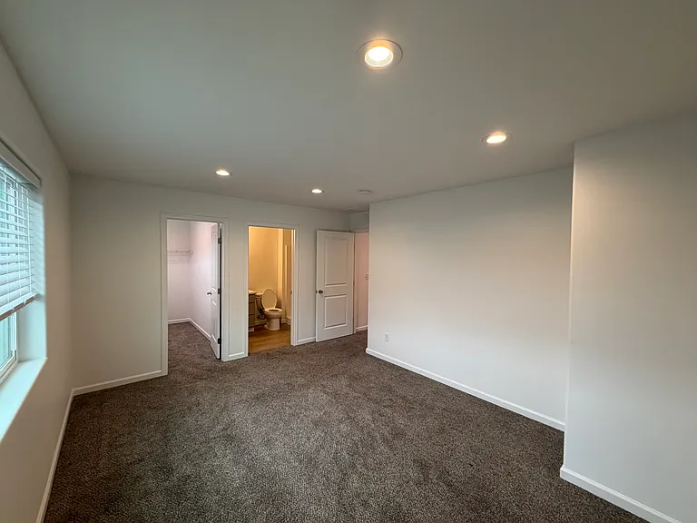 1344 Theo Way — Photo 8