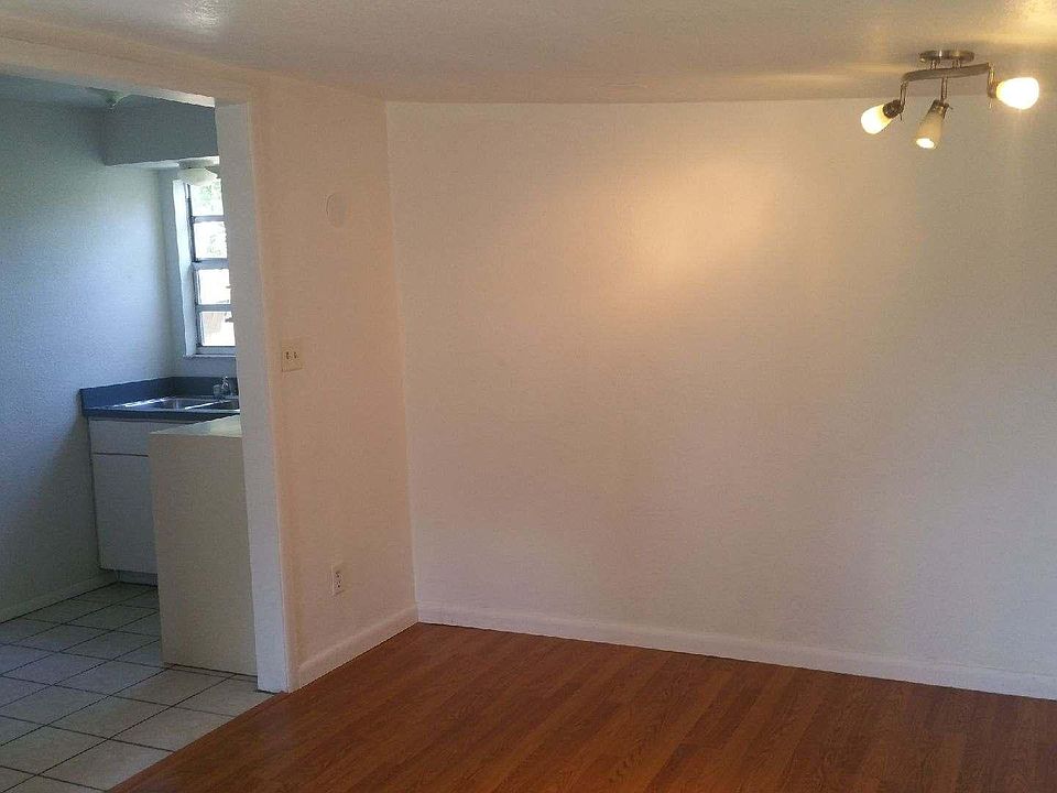 1st image of 4353 21st St N