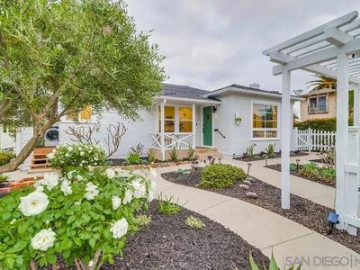 4584 3rd St, La Mesa, CA, 91941