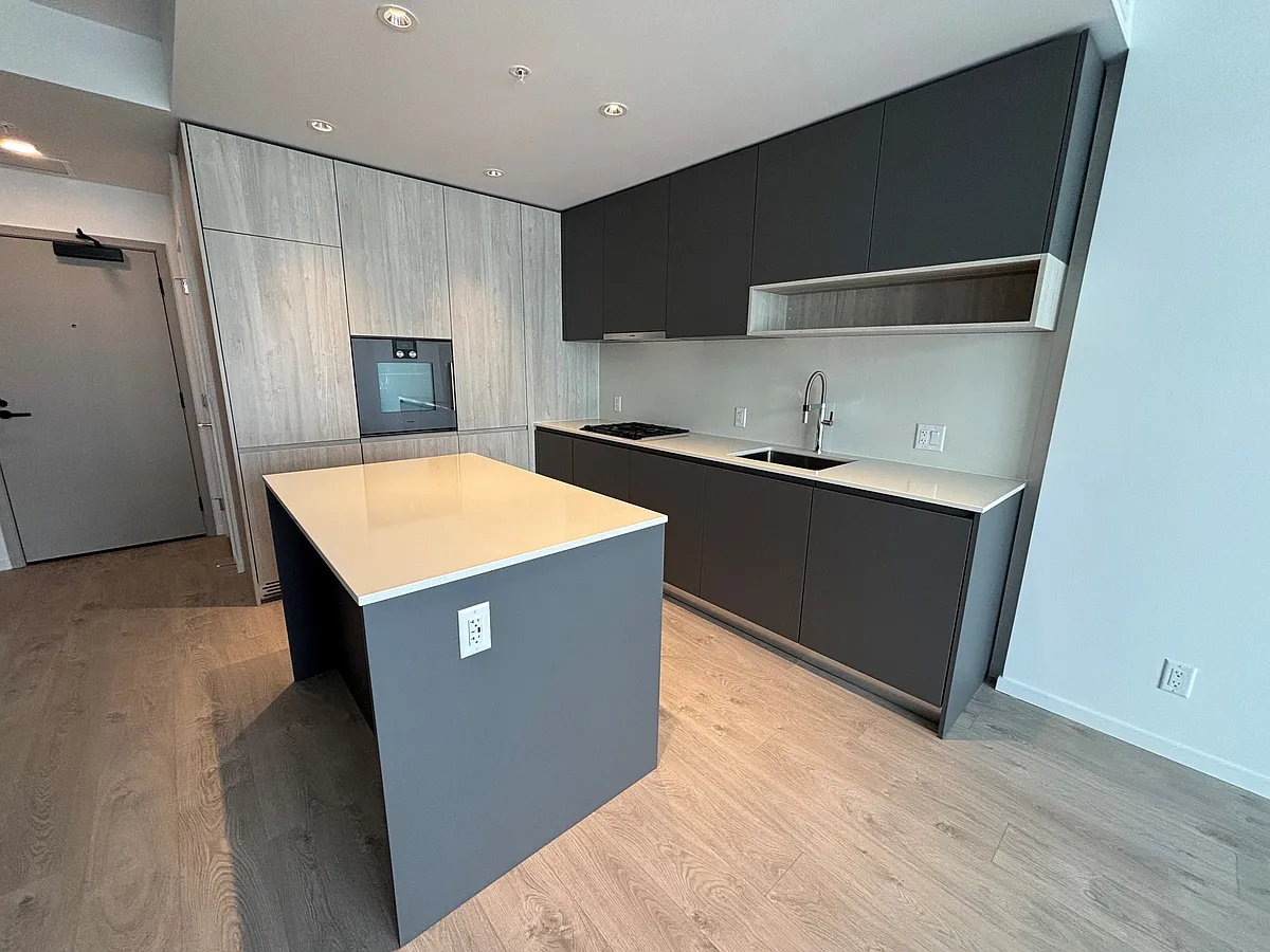 Building Photo - 6808 Minoru Blvd #1111