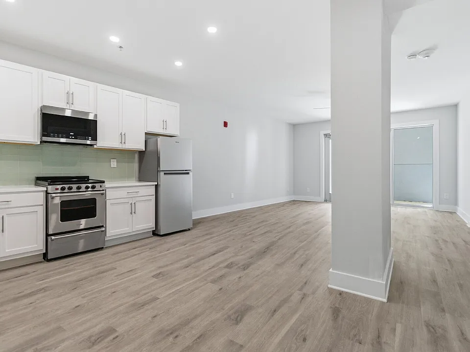 350 W Main Ave #103
