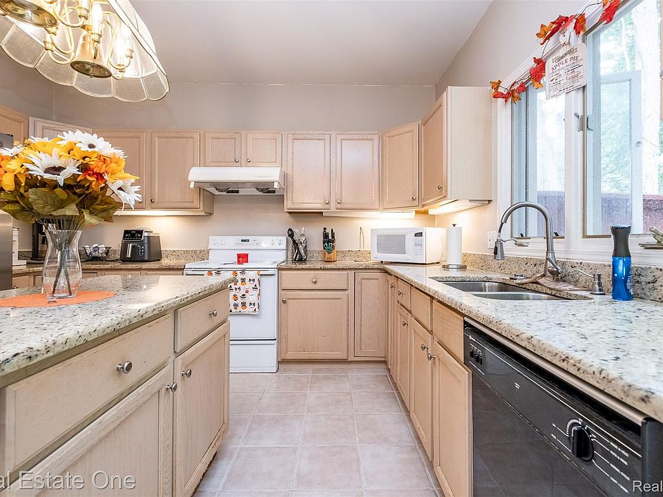 5560 Huron Hills Dr, photo 14