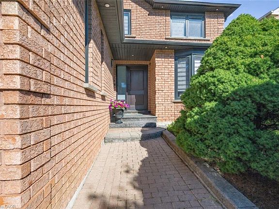 4th image of 2029 Kempton Park Dr
