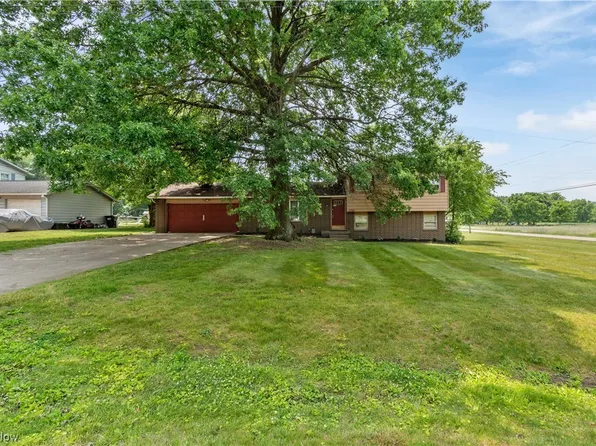 3790 Dotwood St NW, North Canton, OH 44720