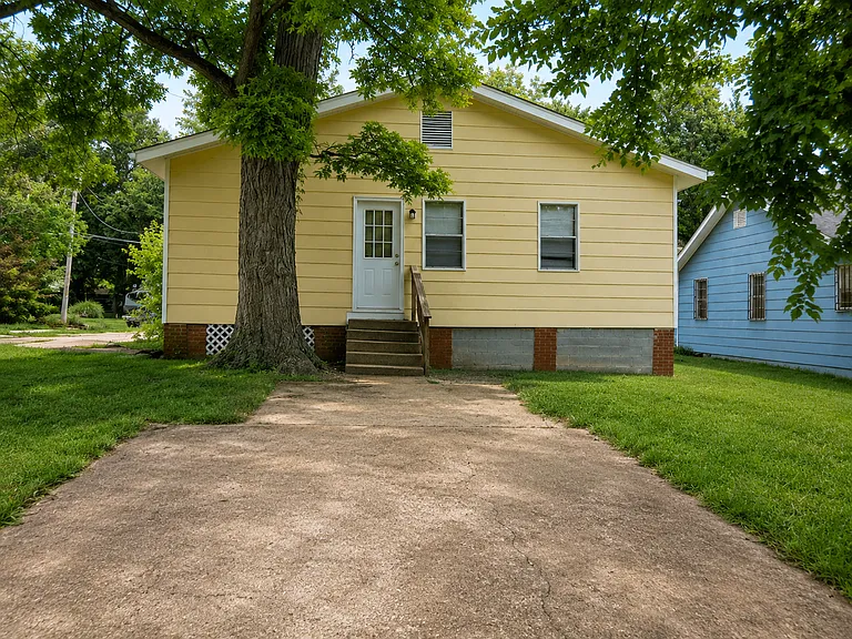 318 Idlewild St — Photo 8
