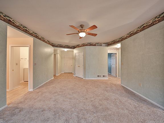 5th image of 265 Crown Dr