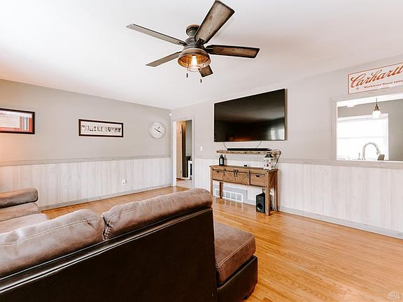 4th image of 643 Robindale Dr