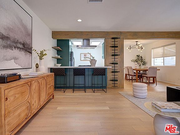 2nd image of 422 W Avenue 37