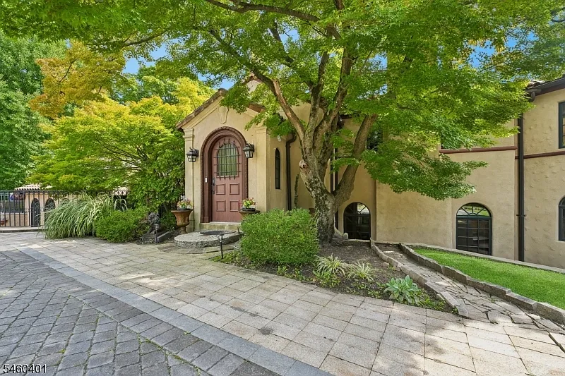 6 bed, 10.0 bath, $17,500 — Photo 4