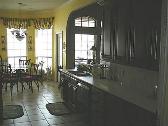 3rd image of 2810 Hollypoint Ct