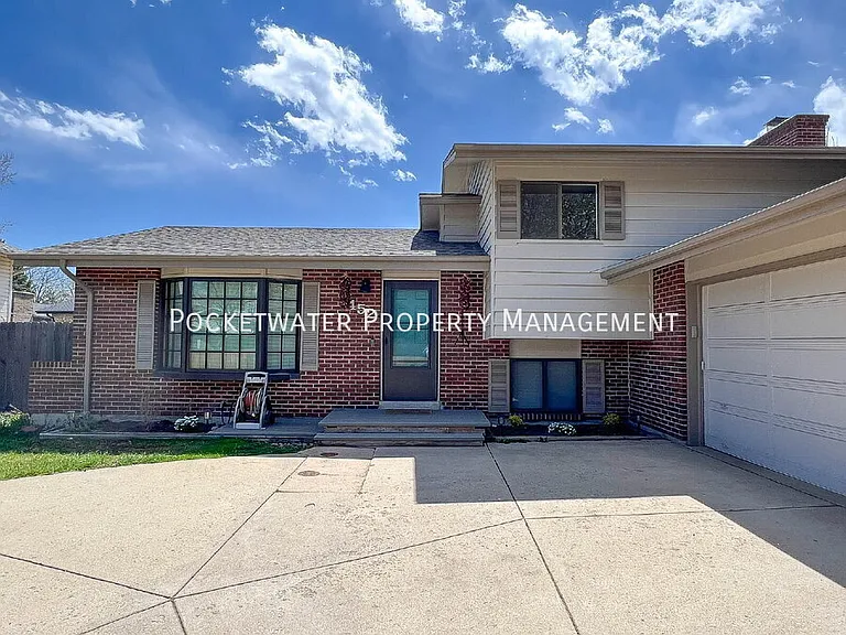 5452 Blackhawk Rd — Photo 3