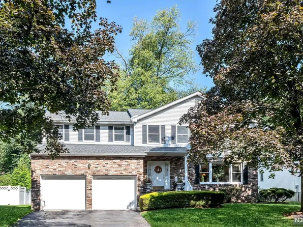 24 Bock Dr, River Vale, NJ 07675