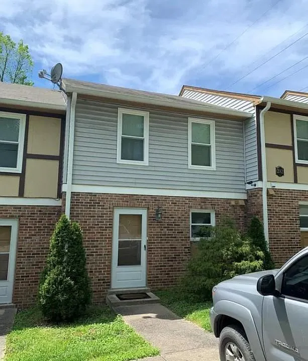 282 McGavock — Photo 4