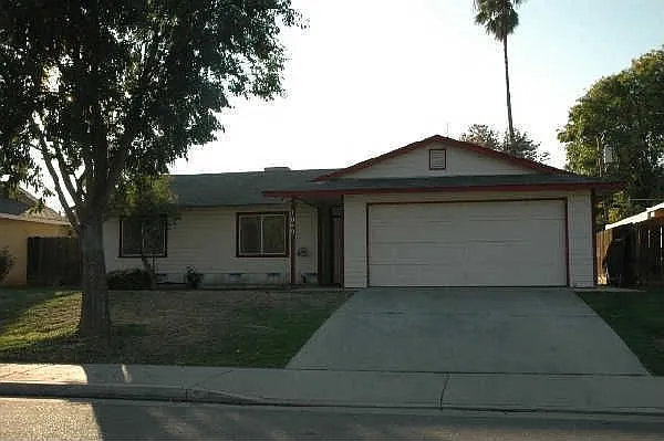 1049 Linda Ln Unit 00 photo 1