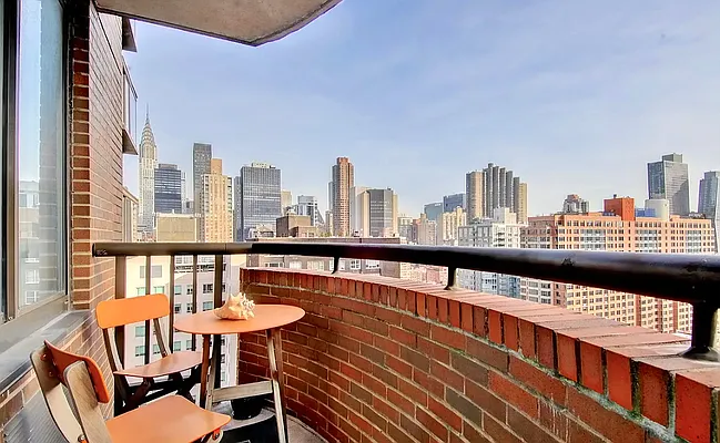 Rented by Corcoran | media 17