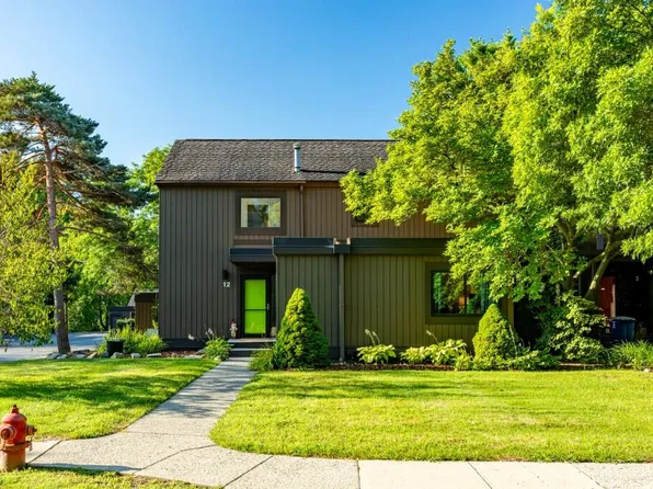 12 Haverhill Ct, Ann Arbor, MI 48105