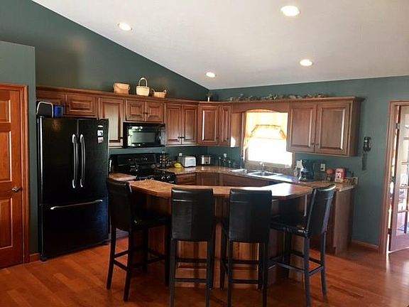 3rd image of 610 Stone Meadow Cir