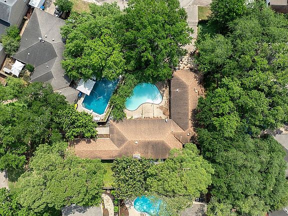 3rd image of 15707 Steamboat Ln