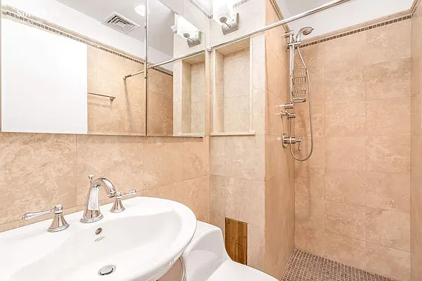 Rented by Sotheby's International Realty | media 17