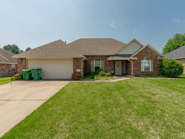827 Nicholson Ave, Springdale, AR 72764