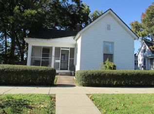 705 3rd St, Carmi, IL 62821