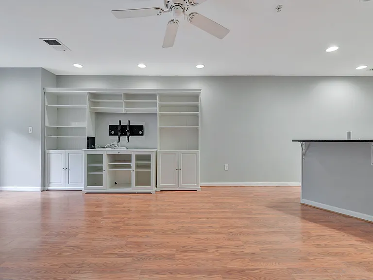 1360 Kenyon St NW #B — Photo 6