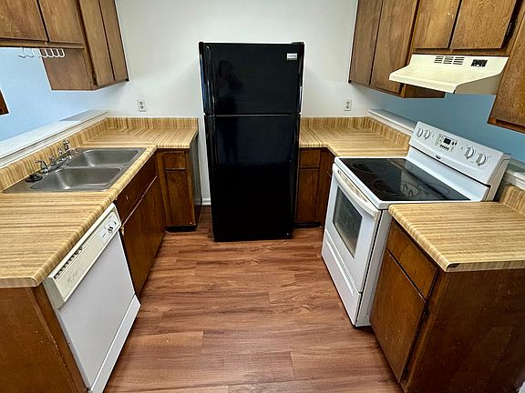 2nd image of 103 Wisteria Ct