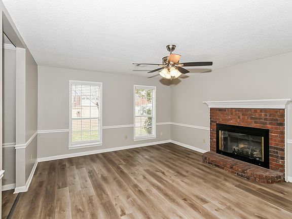 4th image of 2236 Oak Hollow Ln